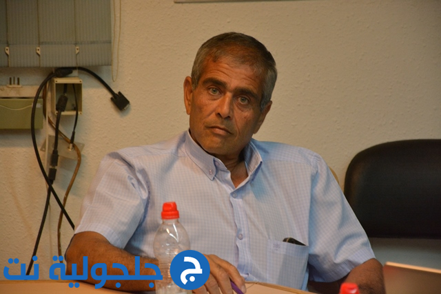 رئيس بلدية الطيرة يُكرم المربي يونس جبارين لدوره في الافراج عن د. فادي خاسكية 